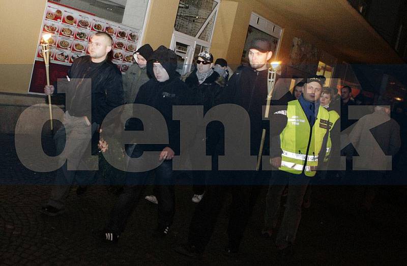 Sobotnímu pochodu museli asistovat policejní pořádkové jednotky.