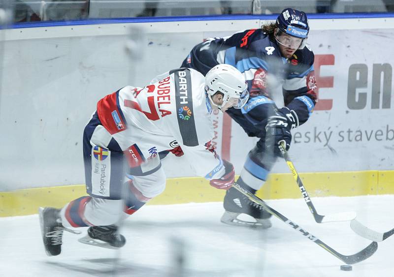 Duel Tipsport extraligy v ledním hokeji mezi HC Dynamo Pardubice a  HC Bílí Tygři Liberec.