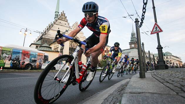 OBRAZEM: Pardubicemi projel cyklistický závod - Pardubický deník