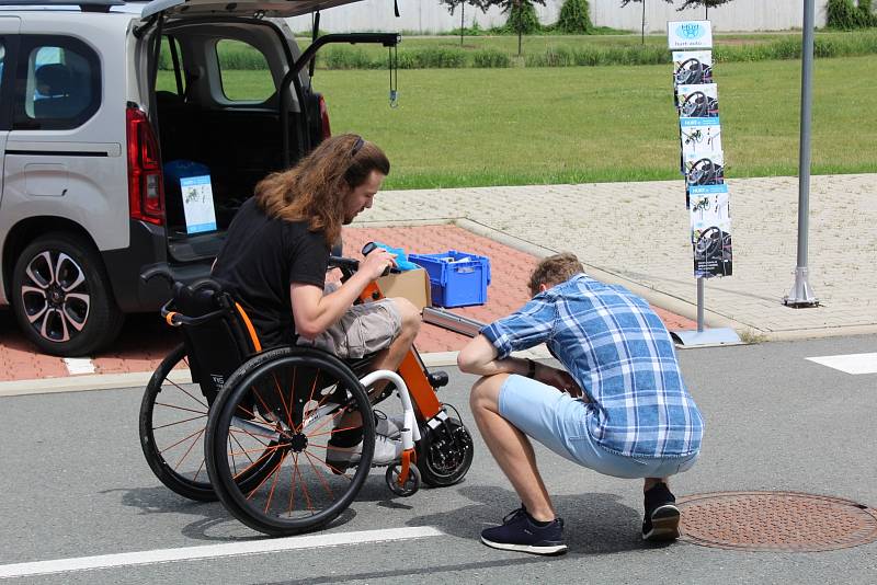 Ukaž, jak řídíš. Pardubičtí řidiči si vyzkoušeli to, co je v autoškole nenaučí