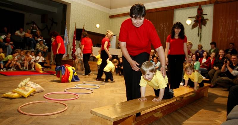 Sokol v Dolních Ředicích oslavil 40 let od svého založení