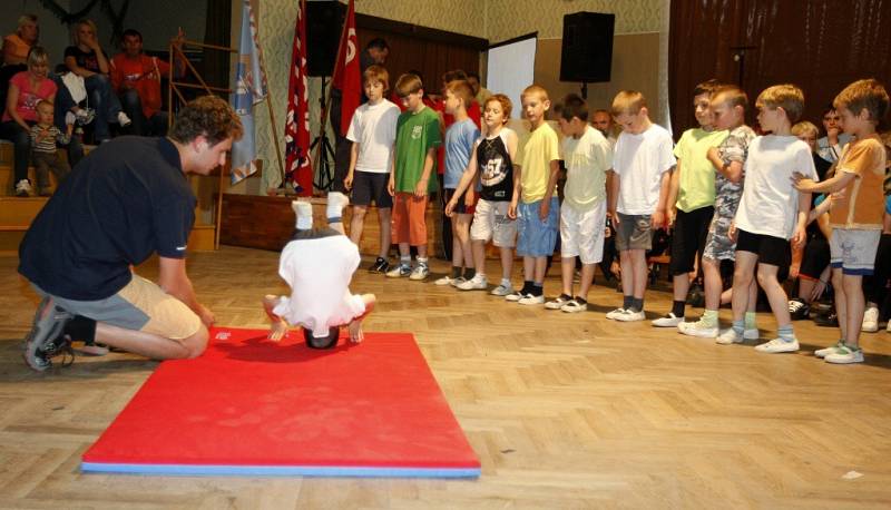 Sokol v Dolních Ředicích oslavil 40 let od svého založení