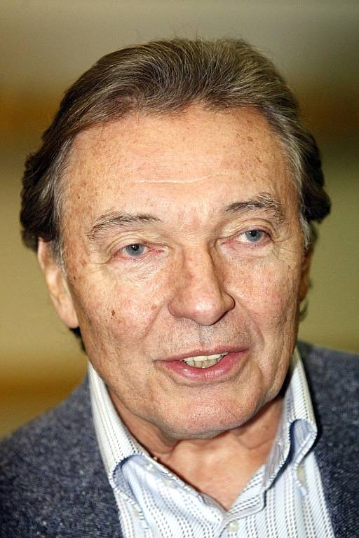 Zpátky si dám tehnle film. Turné v Pardubicích zakončil Karel Gott s obrovským potleskem