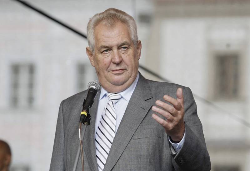 Miloš Zeman na Perštýnském náměstí v Pardubicích