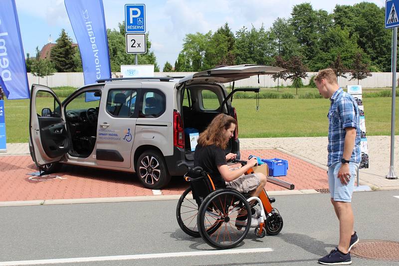 Ukaž, jak řídíš. Pardubičtí řidiči si vyzkoušeli to, co je v autoškole nenaučí