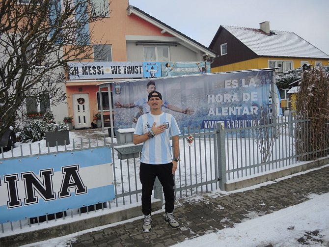 Miloslav Čurby Urbanec má na svém domě, pozemku i automobilu Argentinu...