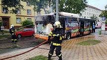 Požár autobusu na Gorkého ulici v Pardubicích