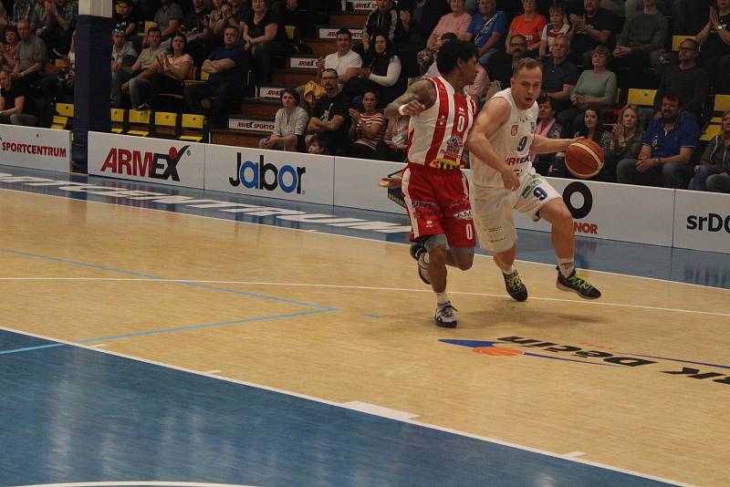 Sport basketbal NBL nadstavba Děčín - Pardubice