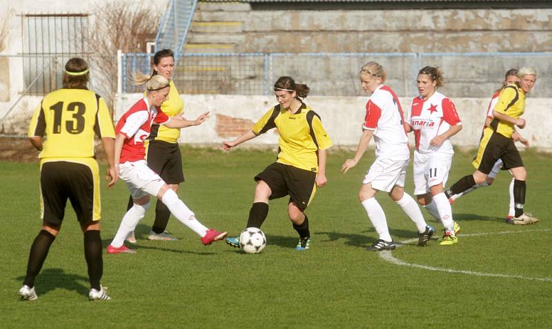 Pohár Komise Fotbalu Žen. SK DFO Pardubice - Slavia Praha 2:1