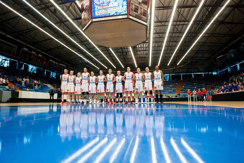 Basketbalistka Petr Kulichová v přípravném utkání Česko - Chorvatsko.