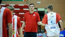 Kooperativa NBL: BK JIP Pardubice - Basket Brno.