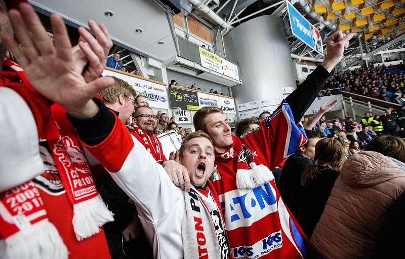 Výjezd fanoušků HC Dynamo Pardubice na rozhodující utkání o udržení v Tipsport extralize do brněnské DRFG Areně