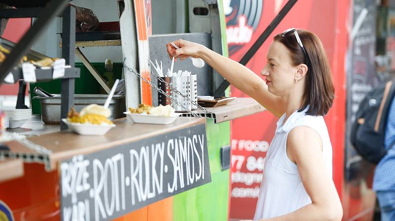 Čistě foodtruckový festival po roce zamířil do centra Pardubic.