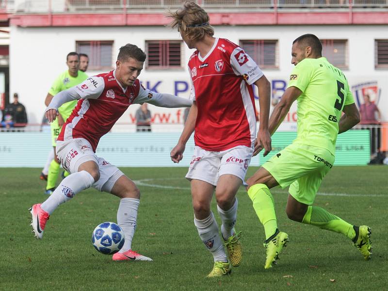 Fotbalová FORTUNA:NÁRODNÍ LIGA: FK Pardubice - FC Zbrojovka Brno.