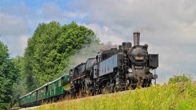 Historický parní vlak, který v létě opět bude brázdit kraj