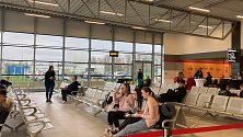 Pardubické letiště provozuje od této sezony novou linku. Z Pardubic začala létat pravidelná linka do Španělska. Plán na navýšení jmění společnosti EBA ale zatím nevyšel.