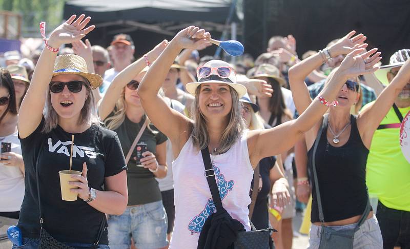 LétoFest na pardubickém dostihovém závodišti.