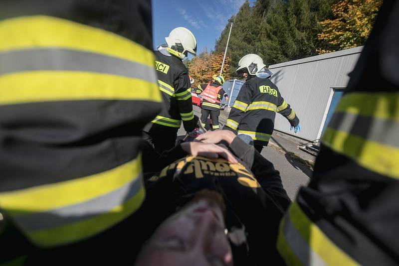 Cvičení Tunel 2018. V hřebečském tunelu cvičili záchranáři na nehodu autobusu se 40 zraněnými.