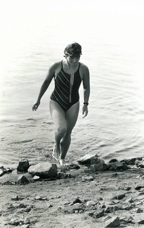 Ludmila Jelínková byla první českou ženou, která přeplavala kanál La Manche z Anglie do Francie. Stalo se tak  dne 3. 8. 1988 v čase 10:28 hodin