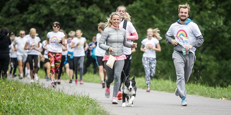 Pardubice běhaly v barvách. Charitativní Run in colors přilákal stovky běžců.