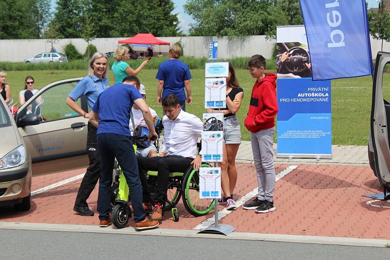 Ukaž, jak řídíš. Pardubičtí řidiči si vyzkoušeli to, co je v autoškole nenaučí