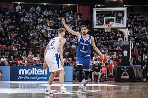 Čeští basketbalisté vstoupili do kvalifikace o EuroBasket 2025 "přijatelnou" prohrou v Řecku.