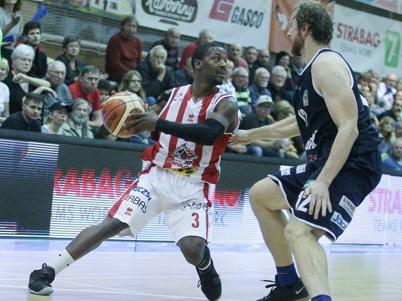 Kooperativa NBL: BK JIP Pardubice - BK Armex Děčín.