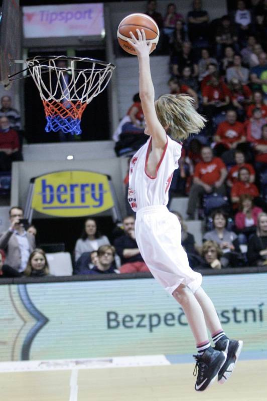 Mattoni NBL: BK JIP Pardubice - BK Olomoucko.