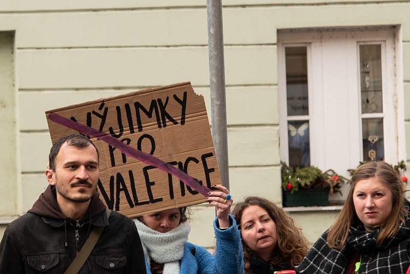 Dne 21. 2. 2019 se na Wernerově nábřeží v Pardubicích uskutečnil happening proti výjimkám pro elektrárnu Chvaletice.