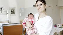 JANA DANIELYAN se narodila 8. srpna ve 13 hodin a 46 minut. Měřila 52 centimetrů a vážila 3760 gramů. Maminku Lilit podpořil u porodu tatínek Andrej. Bydlí v Pardubicích a doma na ně čeká šestiletý Daniel. 