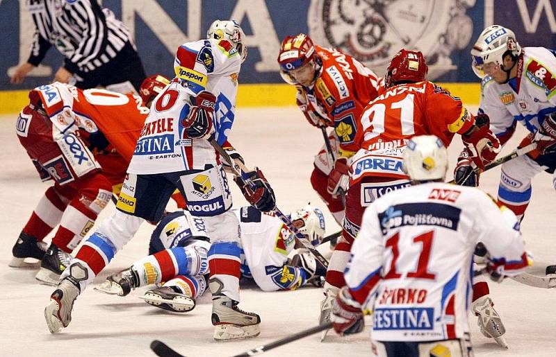 MOMENTKY z pátečního utkání Pardubice - Slavia