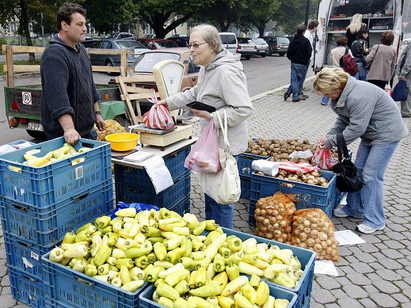 Polabiny zase oživily populární farmářské trhy.