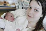 Amálie Žemličková se narodila 23. března v 6:33 hodin. Měřila 47 centimetrů a vážila 2660 gramů. Maminku Markétu u porodu podpořil tatínek Jan a doma budou v Načešicích.