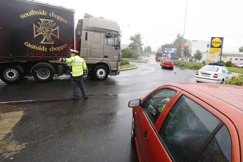 Pondělní ráno v Pardubicích. Zavřený Wonkův most způsobil v kombinaci s ostatními uzavírkami doslova dopravní kolaps.