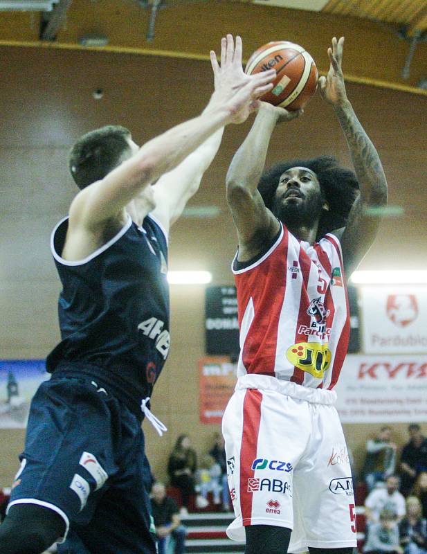 Kooperativa NBL: BK JIP Pardubice - BK Armex Děčín.