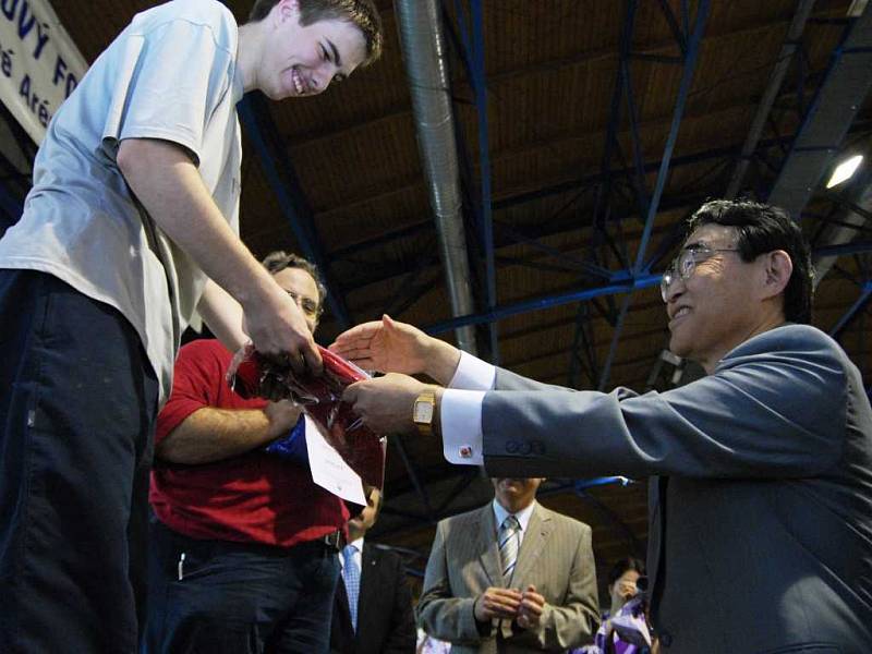 Japonský velvyslanec Hideaki Kumazawa zavítal v sobotu na mezinárodní festival Czech Open