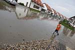 Přívalový déšť proměnil na chvíli některé části Němčic v 'Benátky'