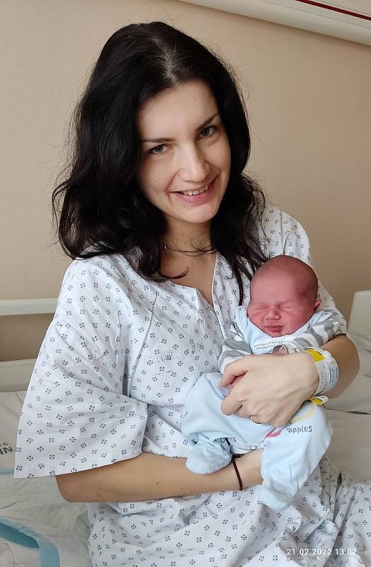 Tadeášek Talacko se narodil 20. února 2022 v 2.33 hodin. Vážil 3710 g a měřil 50 cm. Šťastní rodiče Kamil a Karolína jsou z Chocně. Doma se na brášku těšila sestřička Julinka. Foto: rodina