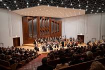 Komorní filharmonie Pardubice zahájí předprodej na své koncerty.