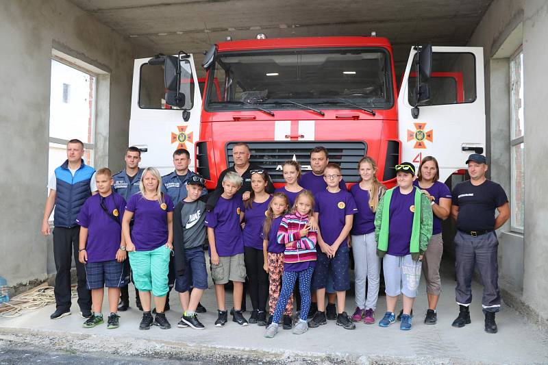 Děti z Přelouče pozvali hasiči na Ukrajinu.
