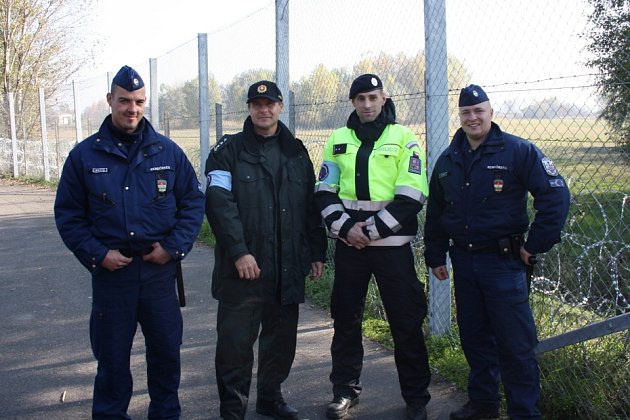 Letohradský policista Jan Tkačík na snímku s kolegy z Maďarska a Slovenska.