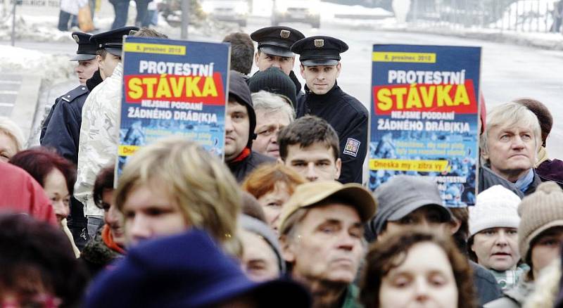 Na středeční stávku se sešlo kolem 250 demonstrujících.