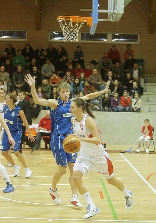 BK Pliska Studánka Pardubice – DSK Basketball Karlín 71:60