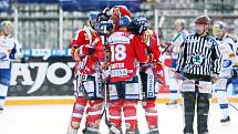 36. kolo hokejové Tipsport extraligy: Hokejisté HC Eaton Pardubice – HC Kometa Brno hráli pod širým nebem.