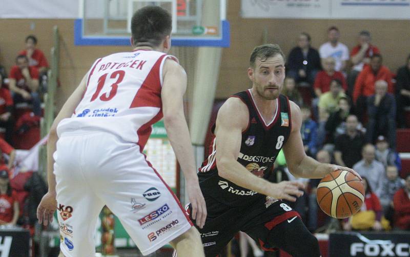 Kooperativa NBL: BK JIP Pardubice - Dekstone Tuři Svitavy.