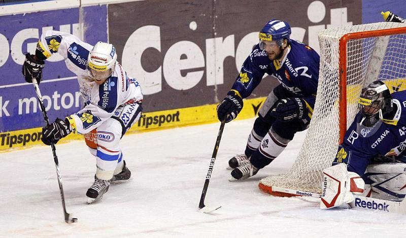 Hokejisté HC Eaton Pardubice prohráli ve třetím utkání semifinále play off s Vítkovicemi 0:3.