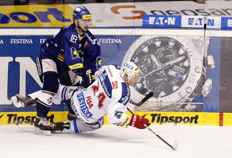 Hokejisté HC Eaton Pardubice prohráli ve třetím utkání semifinále play off s Vítkovicemi 0:3.