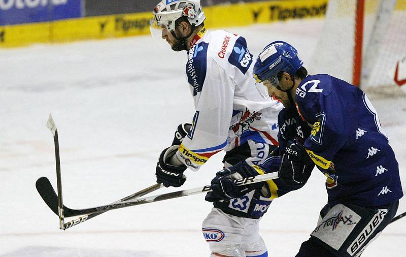 Hokejisté HC Eaton Pardubice prohráli ve třetím utkání semifinále play off s Vítkovicemi 0:3.