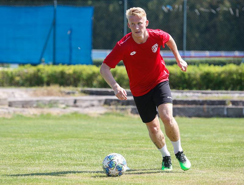 První trénink FK Pardubice v 1. české fotbalové lize na hřišti pod Vinicí v Pardubicích