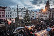 Rozsvěcení vánočního stromu na pardubickém Pernštýnském náměstí.